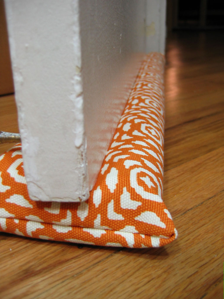 Door Draft Stopper | Credit: Megan Reardon, Notmartha.com 门塞草案