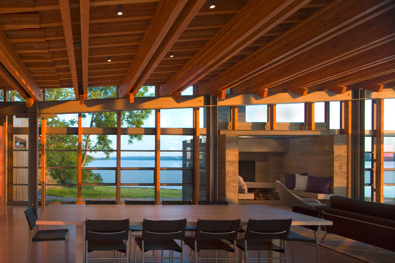 Bohlin Cywinski Jackson设计的康姆斯点住宅内部
