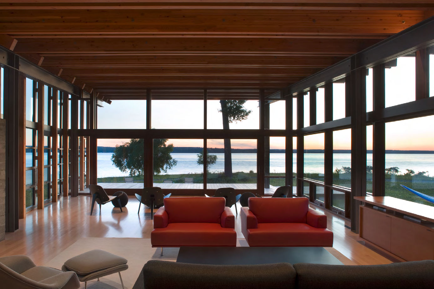 Bohlin Cywinski Jackson设计的康姆斯点住宅内部