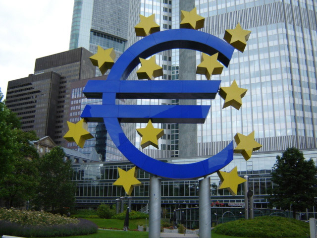 在欧洲央行（ECB）在法兰克福前的EURO