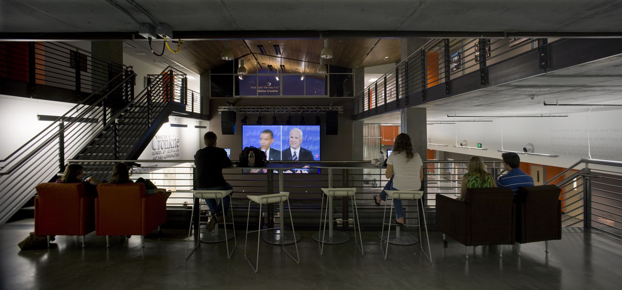 ASU Walter Cronkite新闻学院，由Ehrlich Architects设计