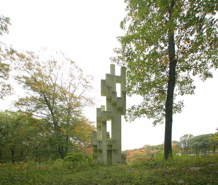 建筑师菲利普·约翰逊(Philip Johnson)标志性的玻璃屋地产的柯斯坦大厦(Kirstein Tower)。