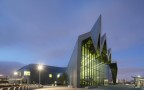 扎哈·哈迪德建筑师的运输和旅游的河滨博物馆|信用：Hufton +乌鸦