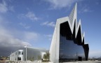 扎哈·哈迪德建筑师的运输和旅游的河滨博物馆|信用：Hufton +乌鸦