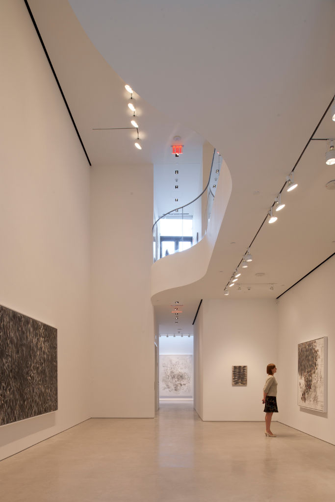 由Foster + Partners设计的纽约Sperone Westwater画廊的室内艺术展览