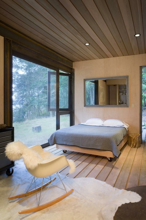 带有室外氛围的Kundig小屋