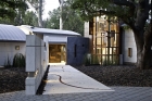 本月之屋:由专筑网yumi, yumi编译“Saratoga Creek House by WA Design”/></div><div class=