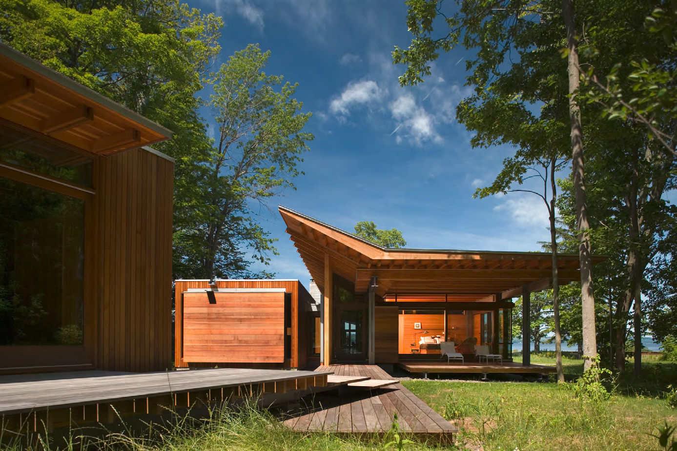 由Bohlin Cywinski Jackson设计的Combs Point住宅的外部