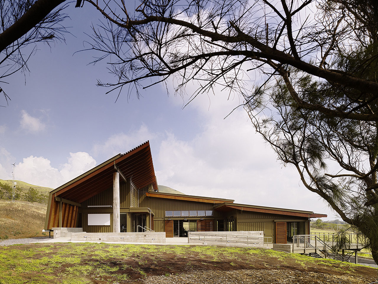 Hawaii_Prep_Acadamy_Energy_Lab_Exterior_