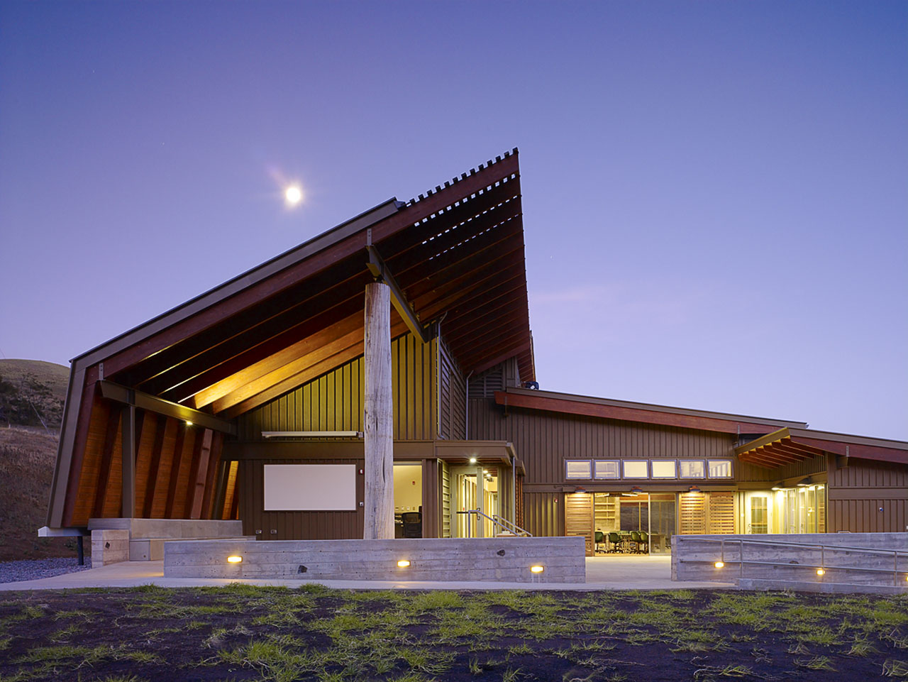 Hawaii_Prep_Acadamy_Energy_Lab_Exterior