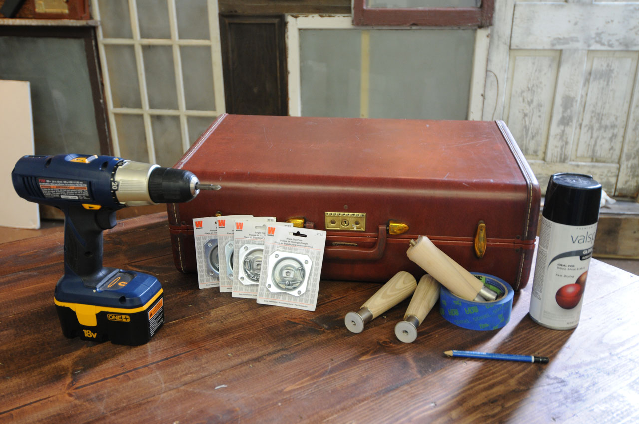 DIY古董行李箱边桌的工具和材料