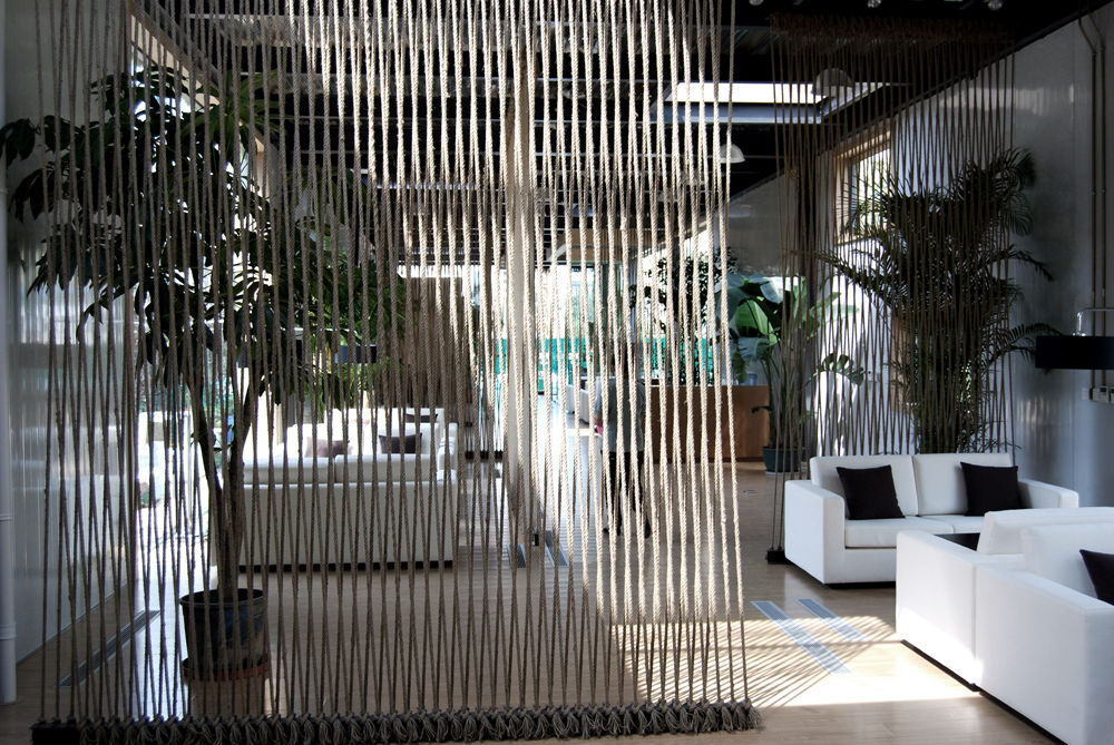 由Vector Architects设计的绿色技术展厅内部