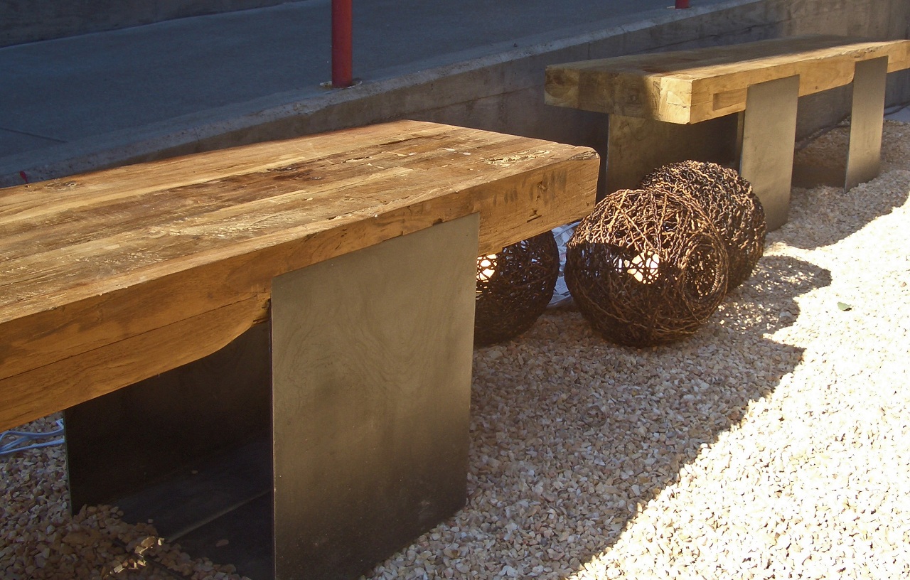 benches_with_balls