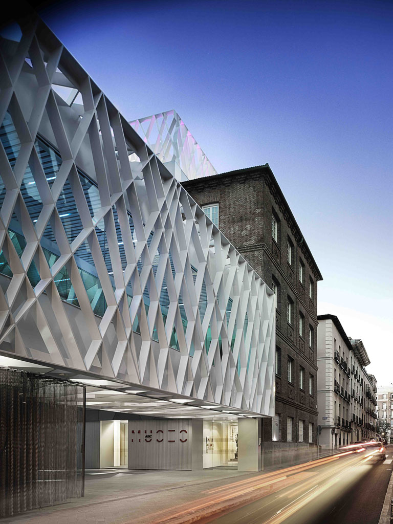 西班牙马德里ABC博物馆的外观，由Aranguren y Gallegos建筑事务所设计
