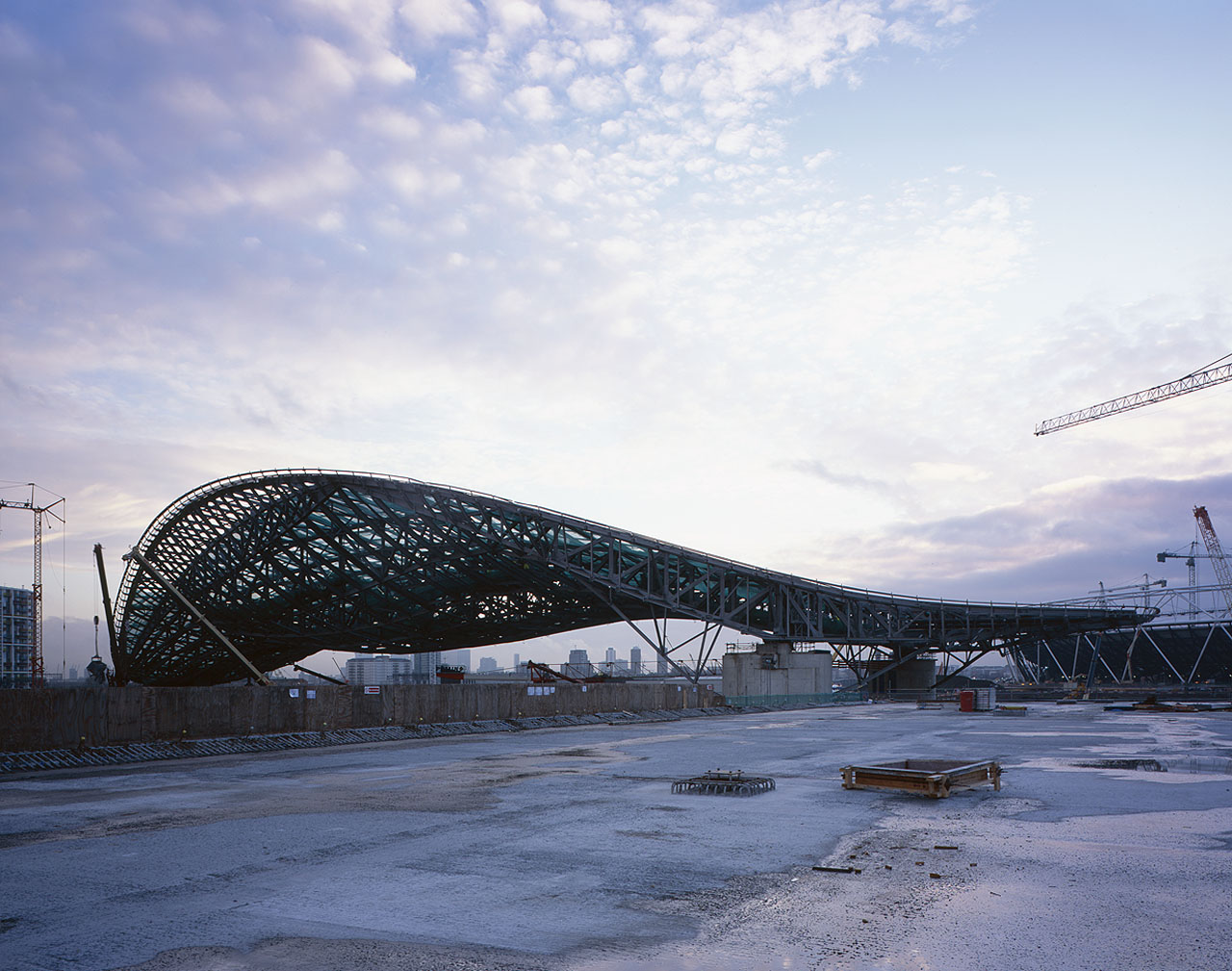 建设伦敦奥运会游泳的照片Centre by Zaha Hadid